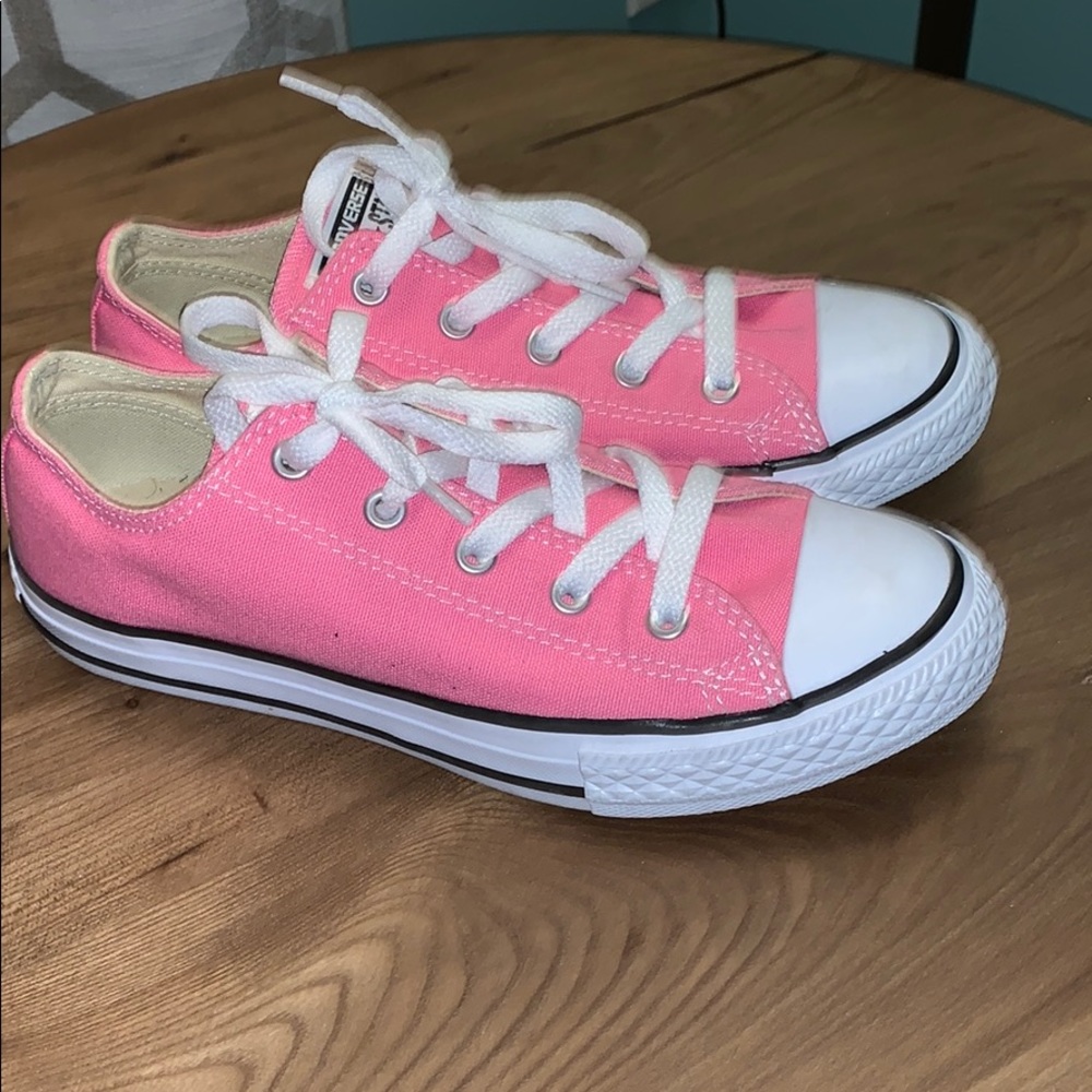 Girls pink converse